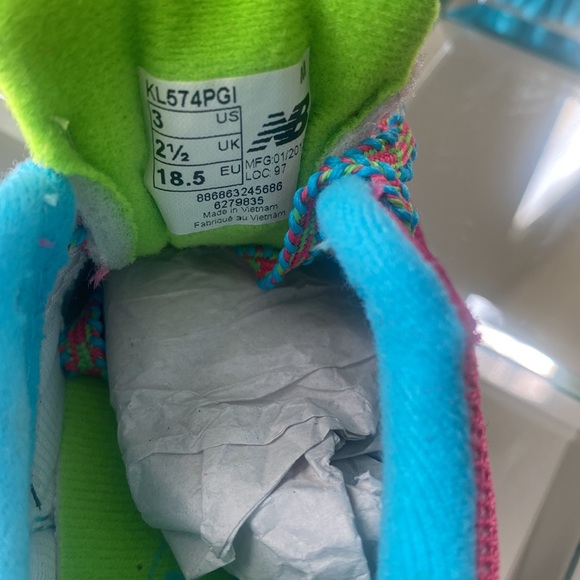 New Balance 574 Toddler Sz. 3 - Picture 3 of 4